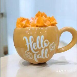 Pumpkin spice candle